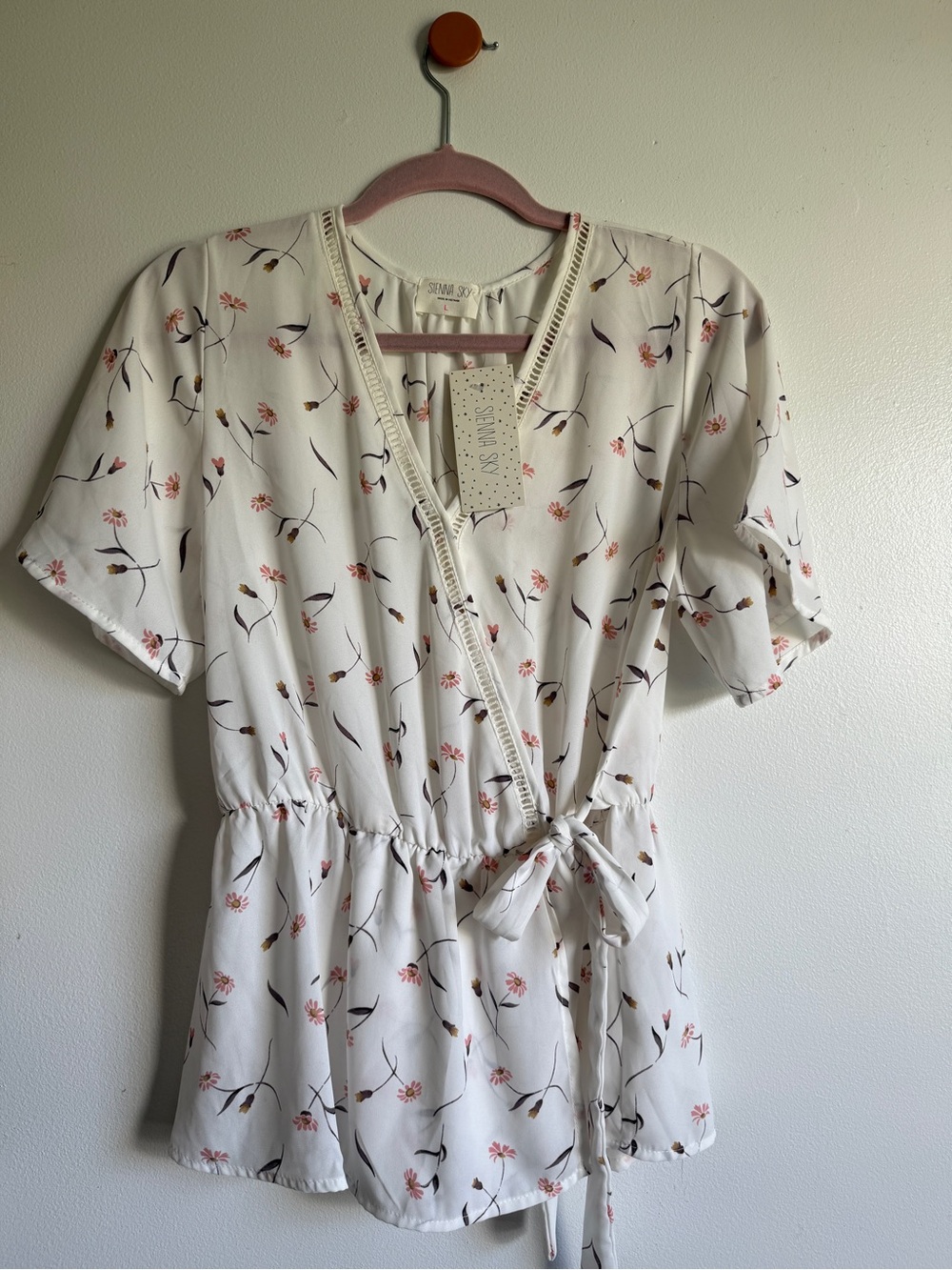 New With Tags Large White Floral Wrap Tie Shirt